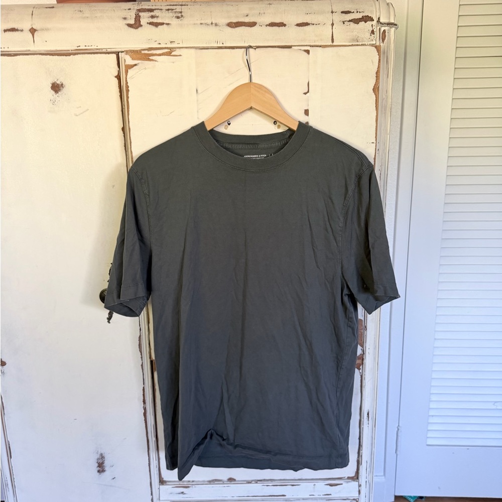 Abercrombie & Fitch Dark Gray Short Sleeve Tee